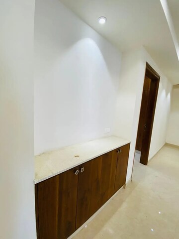 Room in 3 BHK Builder Floor at Sector 43 – for Sale