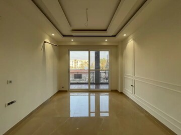 Room in 3 BHK Builder Floor at Sector 43 – for Sale