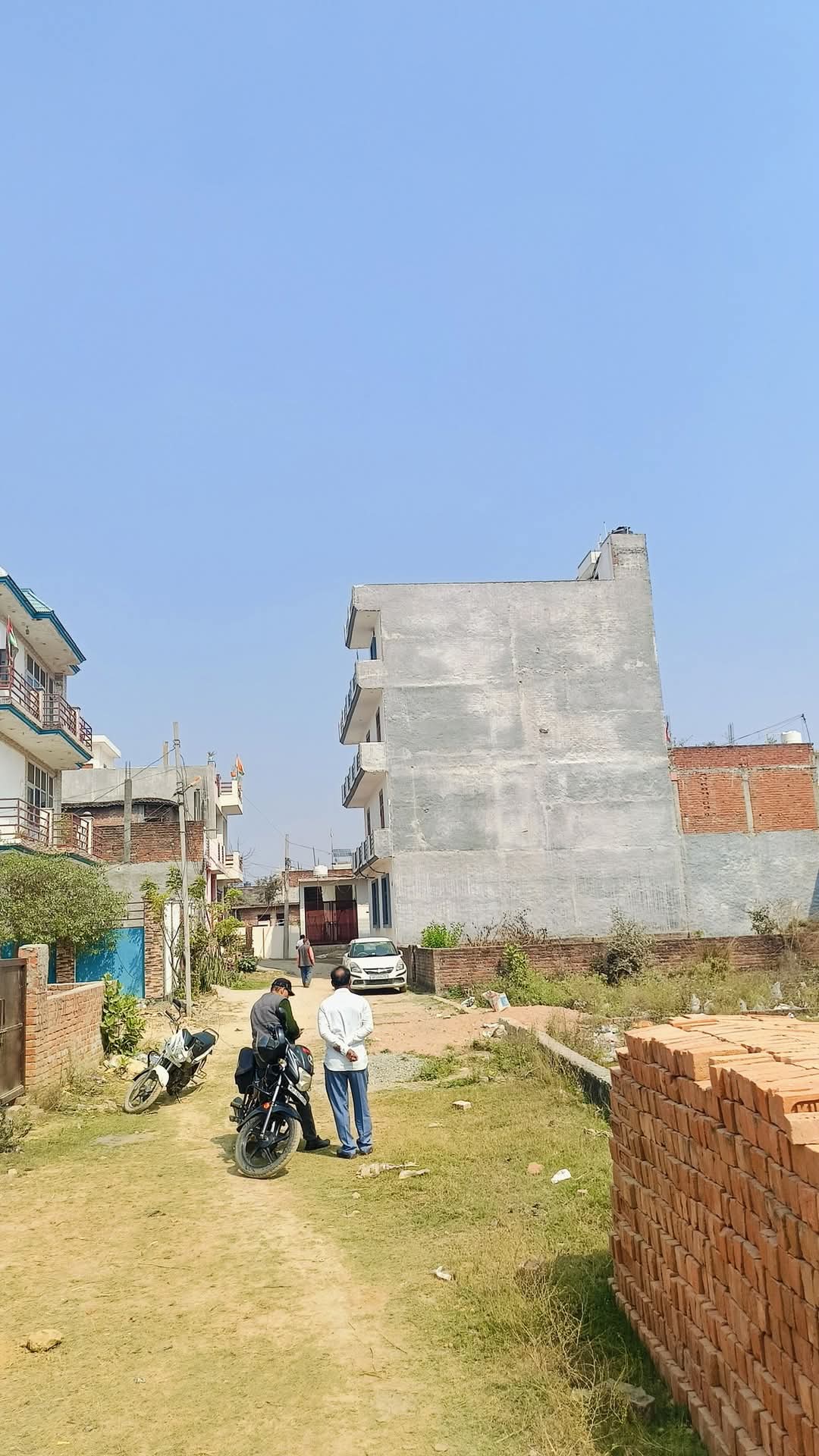 Plot For Sale in Gaur Yamuna City Galleria