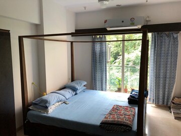 Bedroom in 3 BHK Apartment at Khar West – for Rent