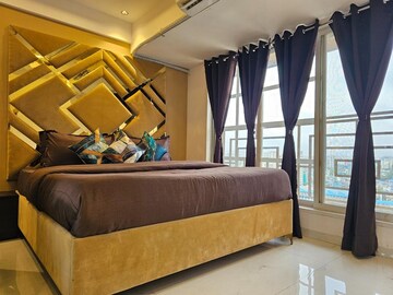 Furnished Amenities in 3 BHK Apartment at Khar West – for Rent