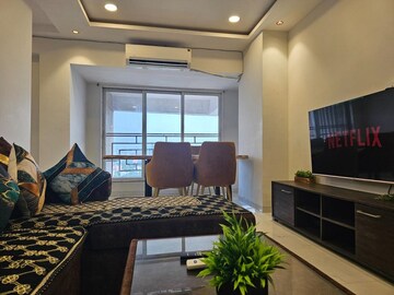 Bedroom in 3 BHK Apartment at Khar West – for Rent