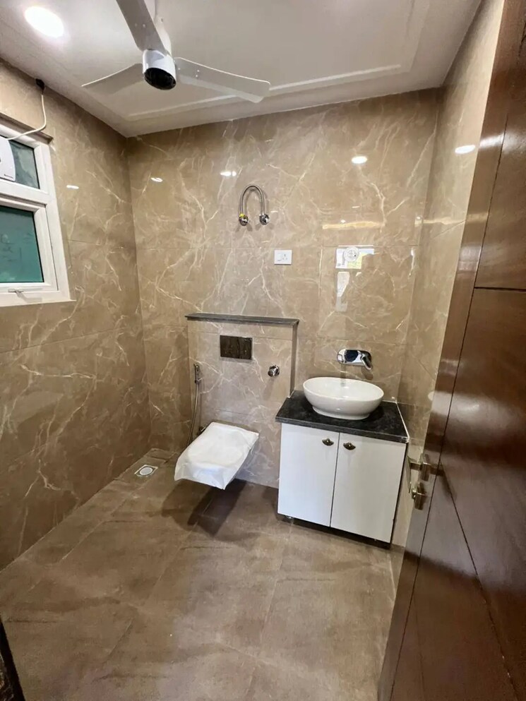 Bathroom, sector 41 4 Bedroom 2500 Sq.Ft. Builder Floor In Sector 41 Faridabad 8336225