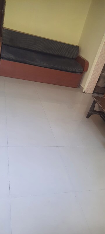 Room in 2 BHK Apartment at Rashi Tower, Goregaon East – for Rent