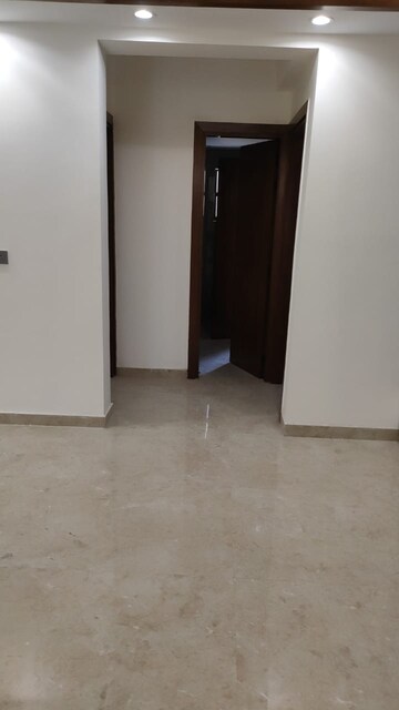 Room in 3 BHK Builder Floor at Sector 43 – for Sale