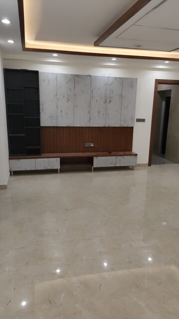 Living Room in 3 BHK Builder Floor at Sector 43 – for Sale
