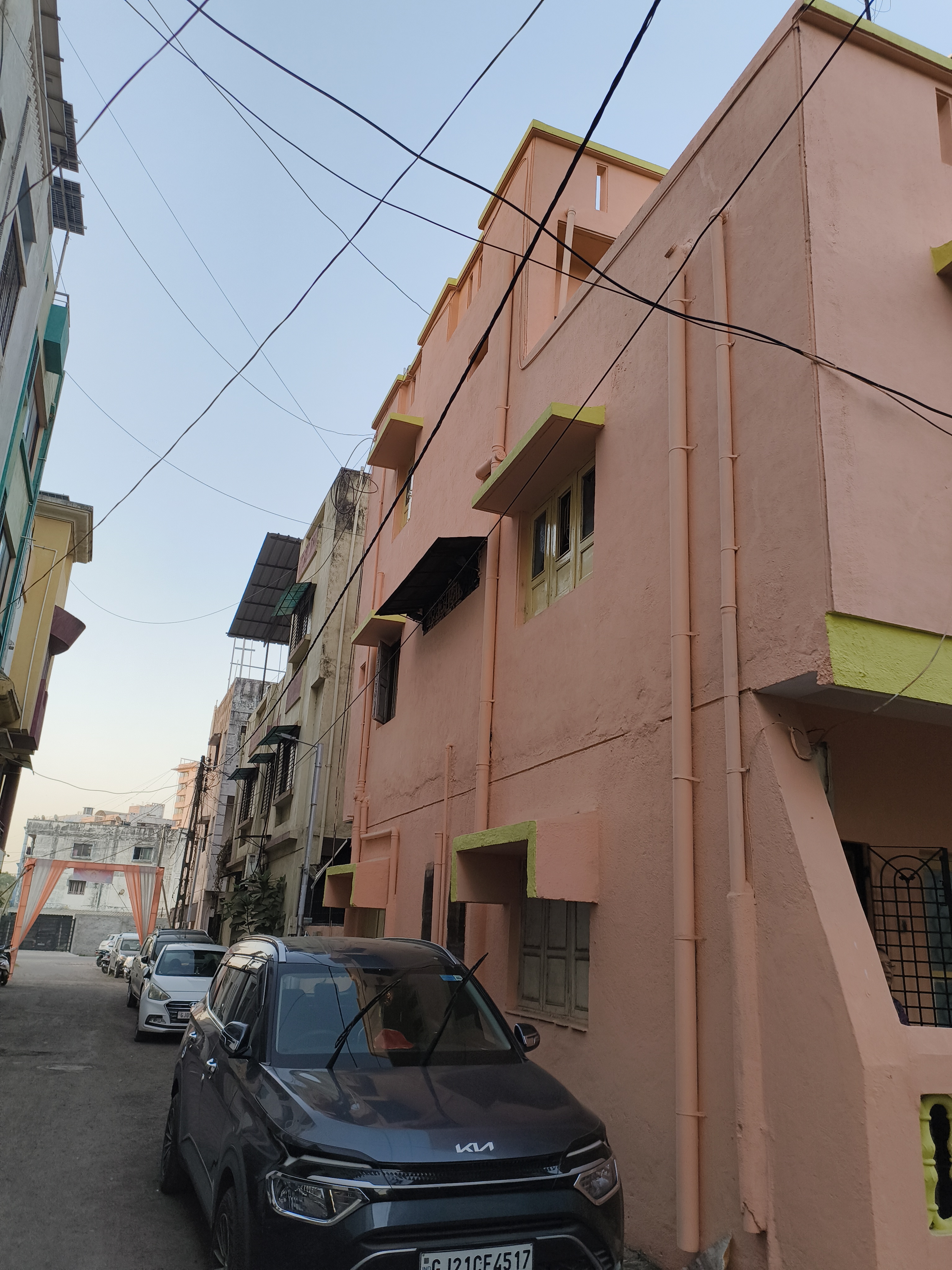 3 BHK + Pooja Room,Servant Room,Study Room,Extra Room Villa For Sale in Shiv Darshan Society,
