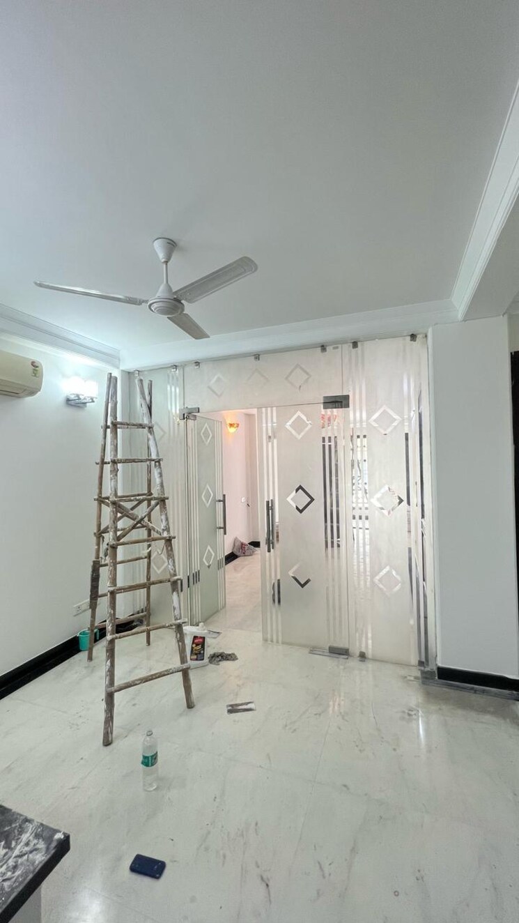 Bathroom, greater kailash i 3 Bedroom 1800 Sq.Ft. Builder Floor In Greater Kailash I Delhi 8336351