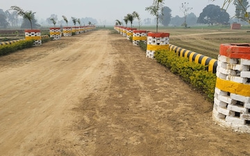 Plot For Sale in Maniram