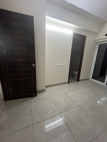 Room in 3 BHK Apartment at SKA Metro Ville, Eta Ii Greater Noida – for Sale