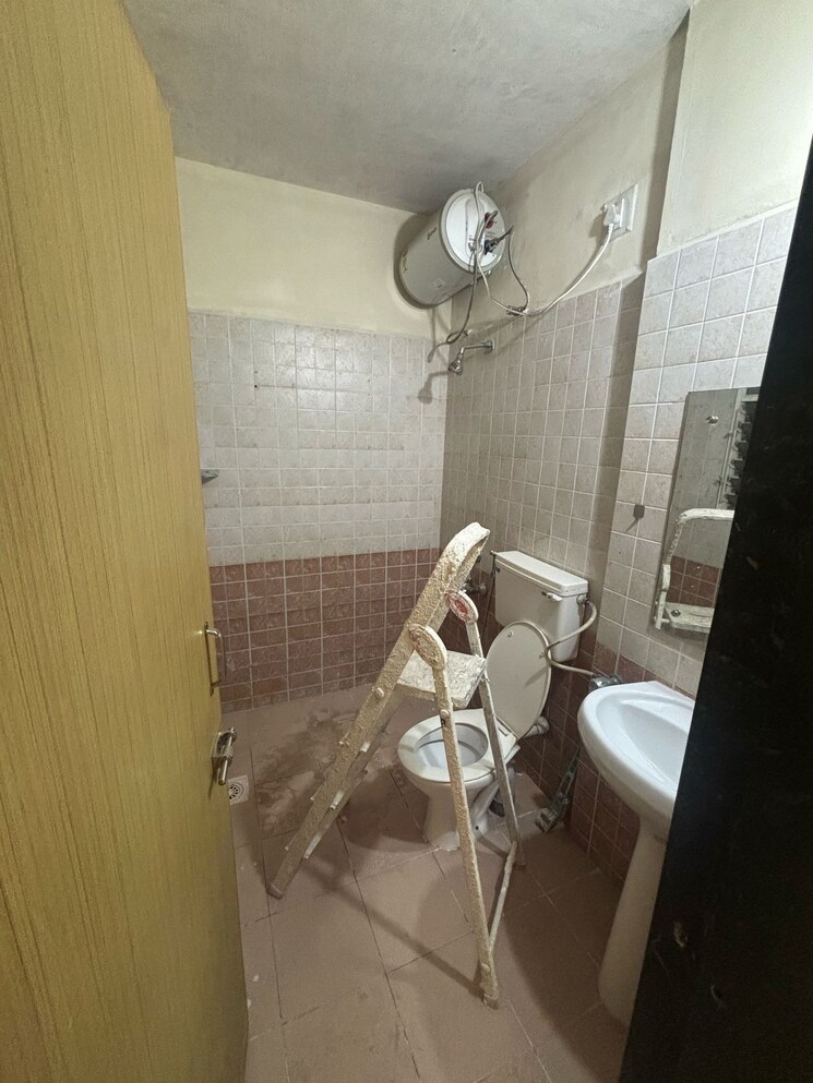 Bathroom, karan-suncoast 3 Bedroom 1450 Sq.Ft. Apartment In Bavdhan Pune 8336425