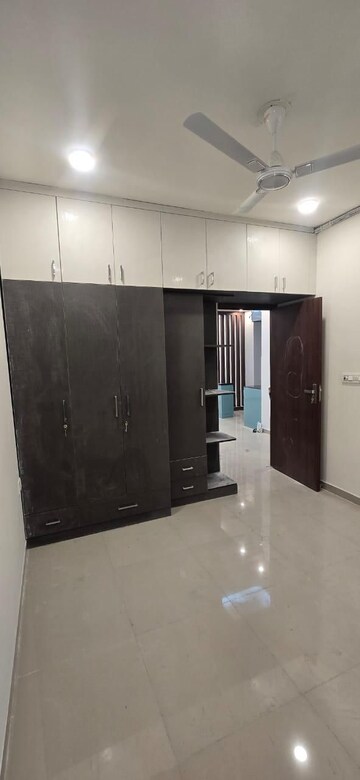 Room in 2 BHK Apartment at Pyramid Fusion Homes, Sector 70a – for Rent