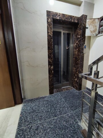 Bedroom in 3 BHK Builder Floor at Sector 26 – for Rent