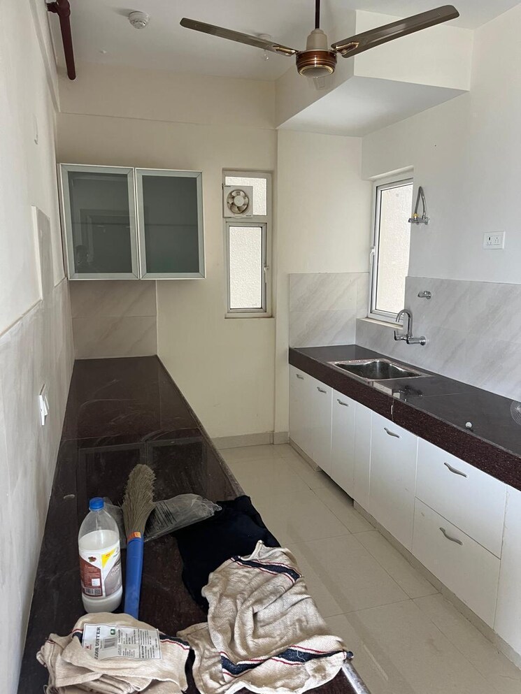 Kitchen, tulip-violet 3 Bedroom 1578 Sq.Ft. Apartment In Sector 69 Gurgaon 8336514