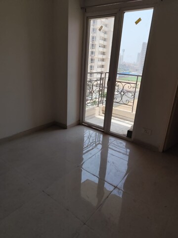Room in 2 BHK Apartment at Signature Global The Roselia, Sector 95a – for Sale