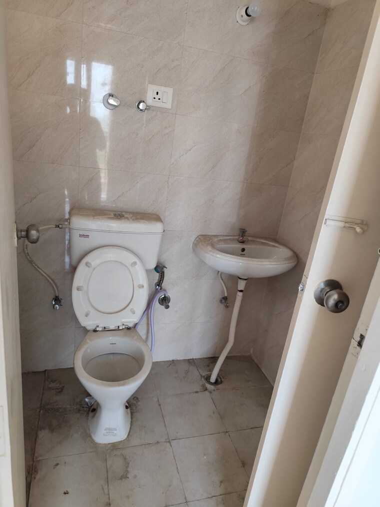 Bathroom, signature-global-the-roselia 2 Bedroom 600 Sq.Ft. Apartment In Sector 95a Gurgaon 8336535