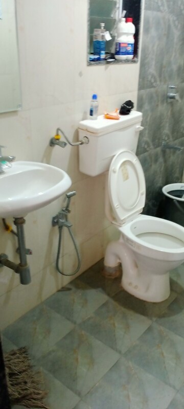 Bathroom in 1 BHK Apartment at Bindra Complex, Andheri East – for Rent