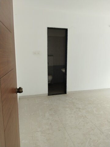 Room in 2 BHK Apartment at Kwality Vrindavan Heights Phase 2, Hadapsar – for Rent