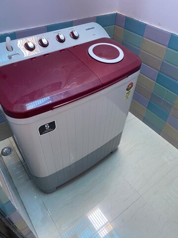 Bathroom in 2 BHK Apartment at Gomti Nagar – for Rent