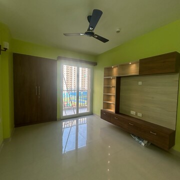 Room in 2 BHK Apartment at Tata Eureka Park, Sector 150 – for Sale