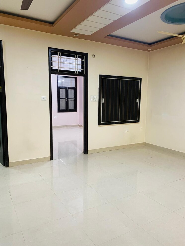 Room, gomti nagar 3 Bedroom 2000 Sq.Ft. Villa In Gomti Nagar Lucknow 8336870
