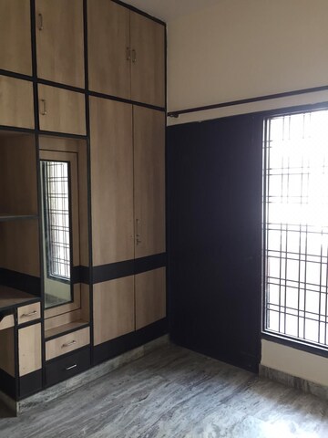 Room in 2 BHK Builder Floor at Sector 28 – for Rent
