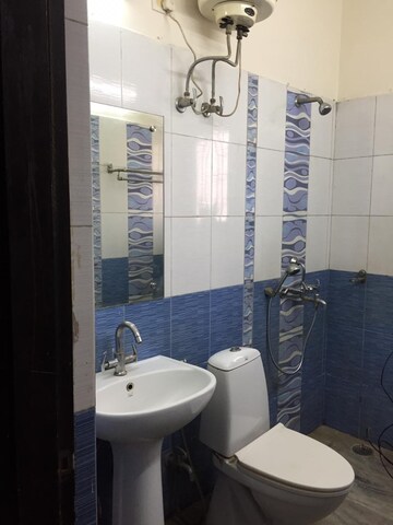 Bathroom in 2 BHK Builder Floor at Sector 28 – for Rent