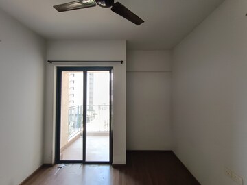 Room in 1 BHK Apartment at Lodha Palava City Lakeshore Greens, Dombivli East – for Rent