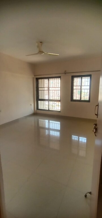 Study Room in 3 BHK Apartment at Raheja Vistas Phase II, Mohammadwadi – for Rent
