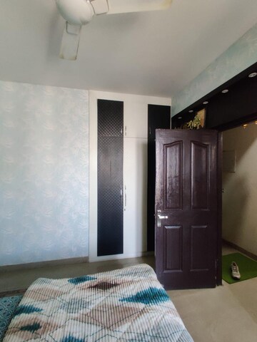 Room in 3 BHK Apartment at Mapsko Paradise, Sector 83 – for Sale