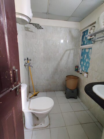 Bathroom in 3 BHK Apartment at Mapsko Paradise, Sector 83 – for Sale