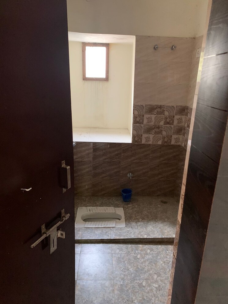 Bathroom, nehru-enclave 2 Bedroom 800 Sq.Ft. Apartment In Gomti Nagar Lucknow 8337187