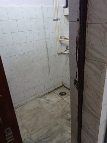 Bathroom in 2 BHK Apartment at Dilshad Garden – for Rent