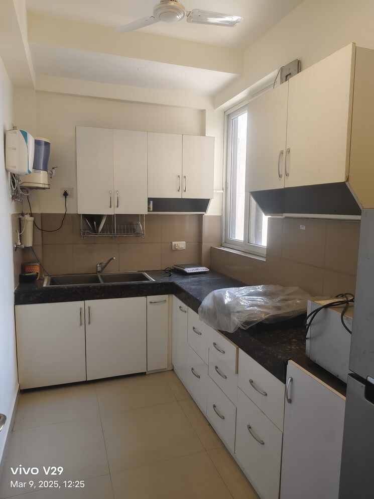 Kitchen, dlf-silver-oaks 2 Bedroom 1150 Sq.Ft. Apartment In Sector 26 Gurgaon 8337599