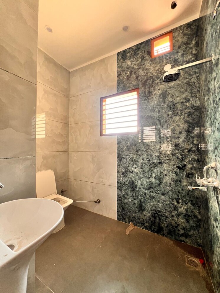 Bathroom, kharar road 4 Bedroom 200 Sq.Yd. Independent House In Kharar Road Mohali 8337392