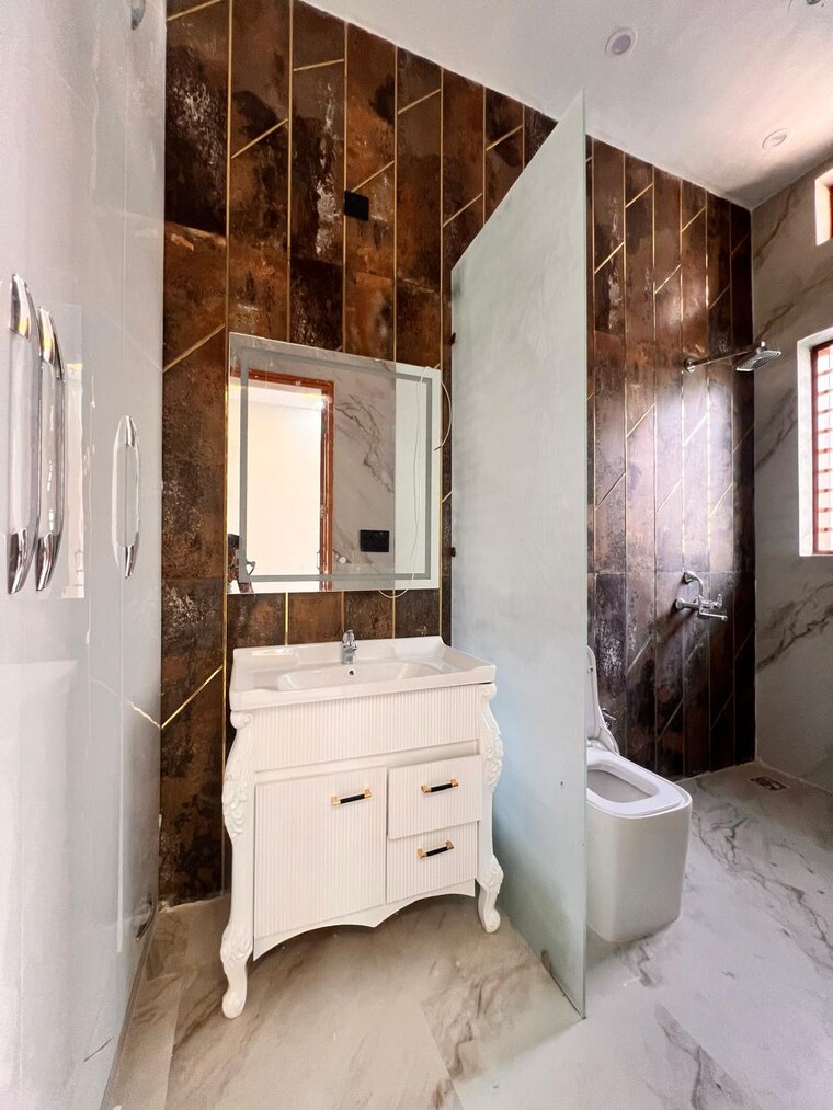 Bathroom, kharar road 4 Bedroom 200 Sq.Yd. Independent House In Kharar Road Mohali 8337392