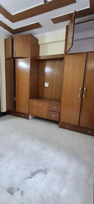 Room in 3 BHK Builder Floor at Vivek Vihar Phase 1 – for Rent