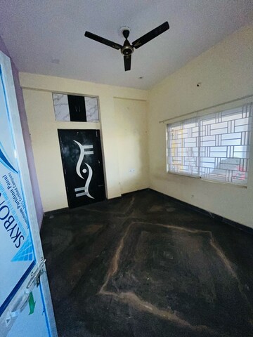 Room in 2 BHK Apartment at Bariatu – for Rent