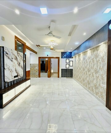 Building Lobby in 3 BHK Builder Floor at Divya Angels, Indrapuram – for Sale