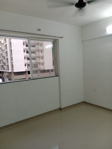 Room in 1 BHK Apartment at Bhaktamar Residency, Wadgaon Sheri – for Rent