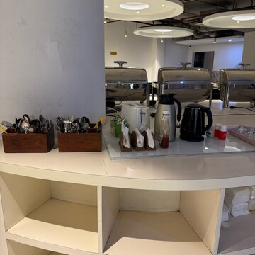 Team Area in  Pg at Sector 10a – for Rent