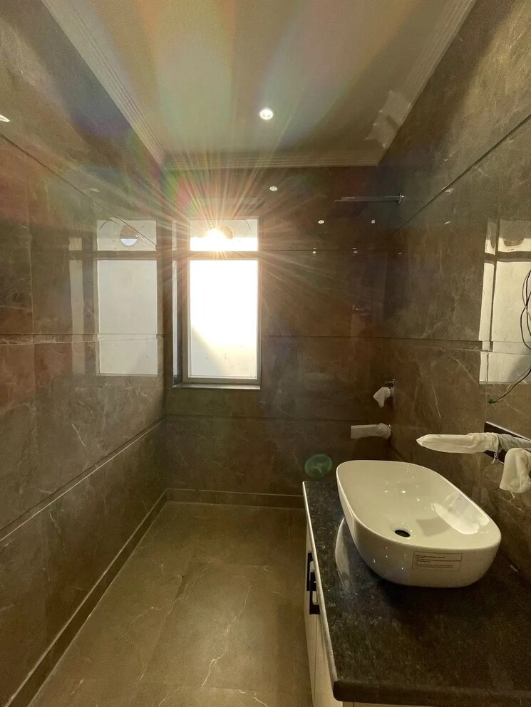 Bathroom, sector 43 4 Bedroom 2000 Sq.Ft. Builder Floor In Sector 43 Faridabad 8337694