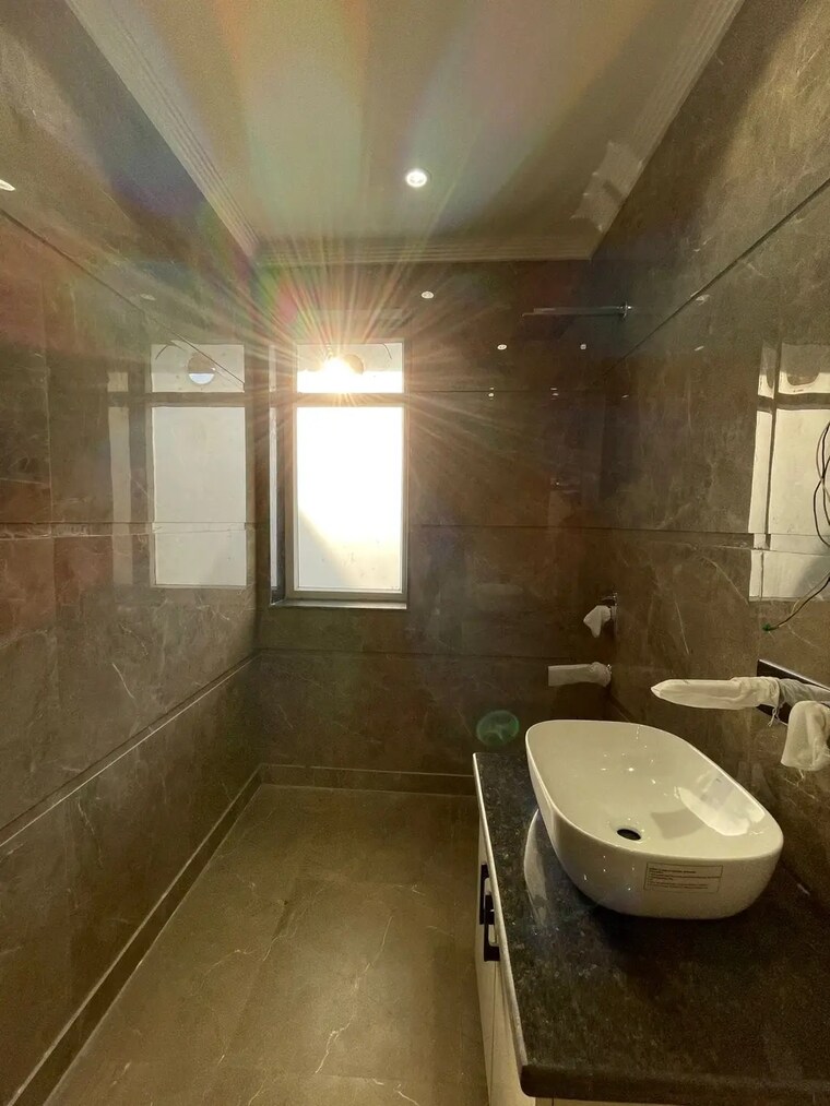 Bathroom, sector 43 4 Bedroom 2000 Sq.Ft. Builder Floor In Sector 43 Faridabad 8337694