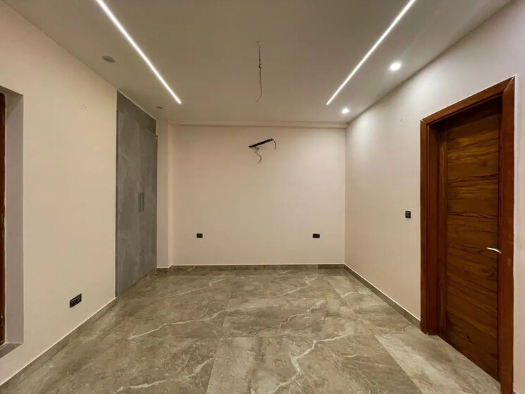 Room, sector 43 4 Bedroom 2000 Sq.Ft. Builder Floor In Sector 43 Faridabad 8337694