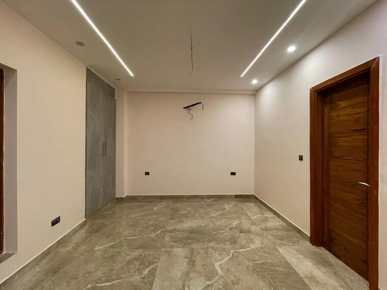 Room, sector 43 4 Bedroom 2000 Sq.Ft. Builder Floor In Sector 43 Faridabad 8337694