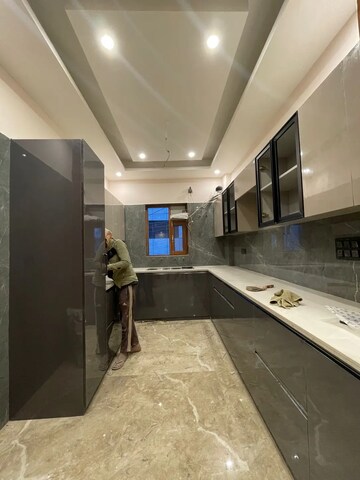 Kitchen in 4 BHK Builder Floor at Sector 43 – for Sale
