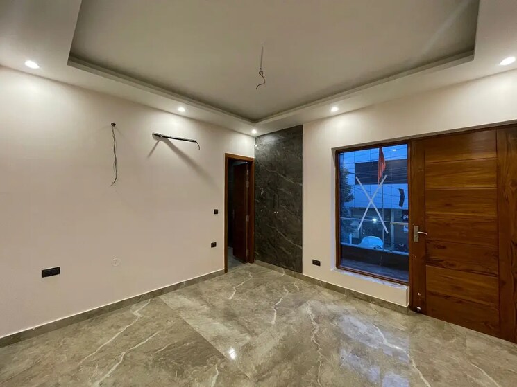 Room, sector 43 4 Bedroom 2000 Sq.Ft. Builder Floor In Sector 43 Faridabad 8337694