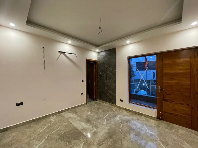 Room, sector 43 4 Bedroom 2000 Sq.Ft. Builder Floor In Sector 43 Faridabad 8337694