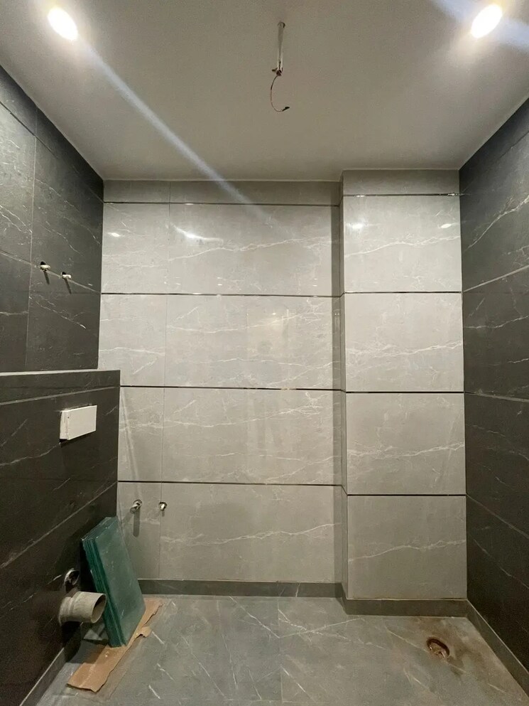 Bathroom, sector 43 4 Bedroom 2000 Sq.Ft. Builder Floor In Sector 43 Faridabad 8337694