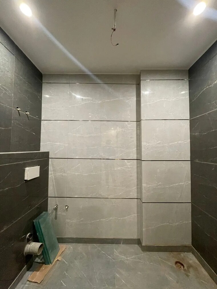 Bathroom, sector 43 4 Bedroom 2000 Sq.Ft. Builder Floor In Sector 43 Faridabad 8337694